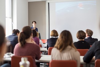 Immobilienmakler werden: dreijährige Ausbildung (IHK)